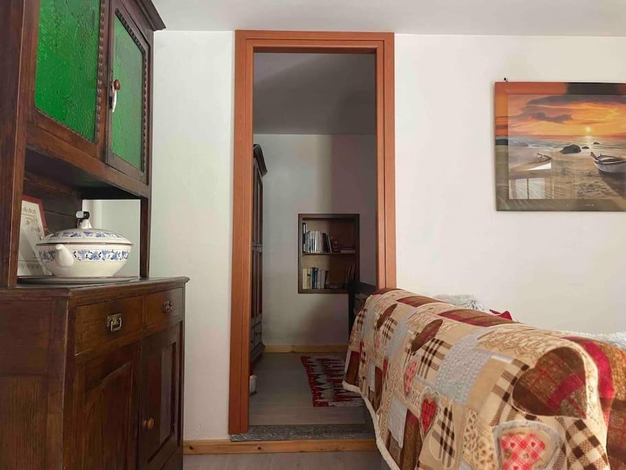 Casa Del Cios Calda E Intima Casetta Immersa Nel Delle Montagne Alpe Basciumo